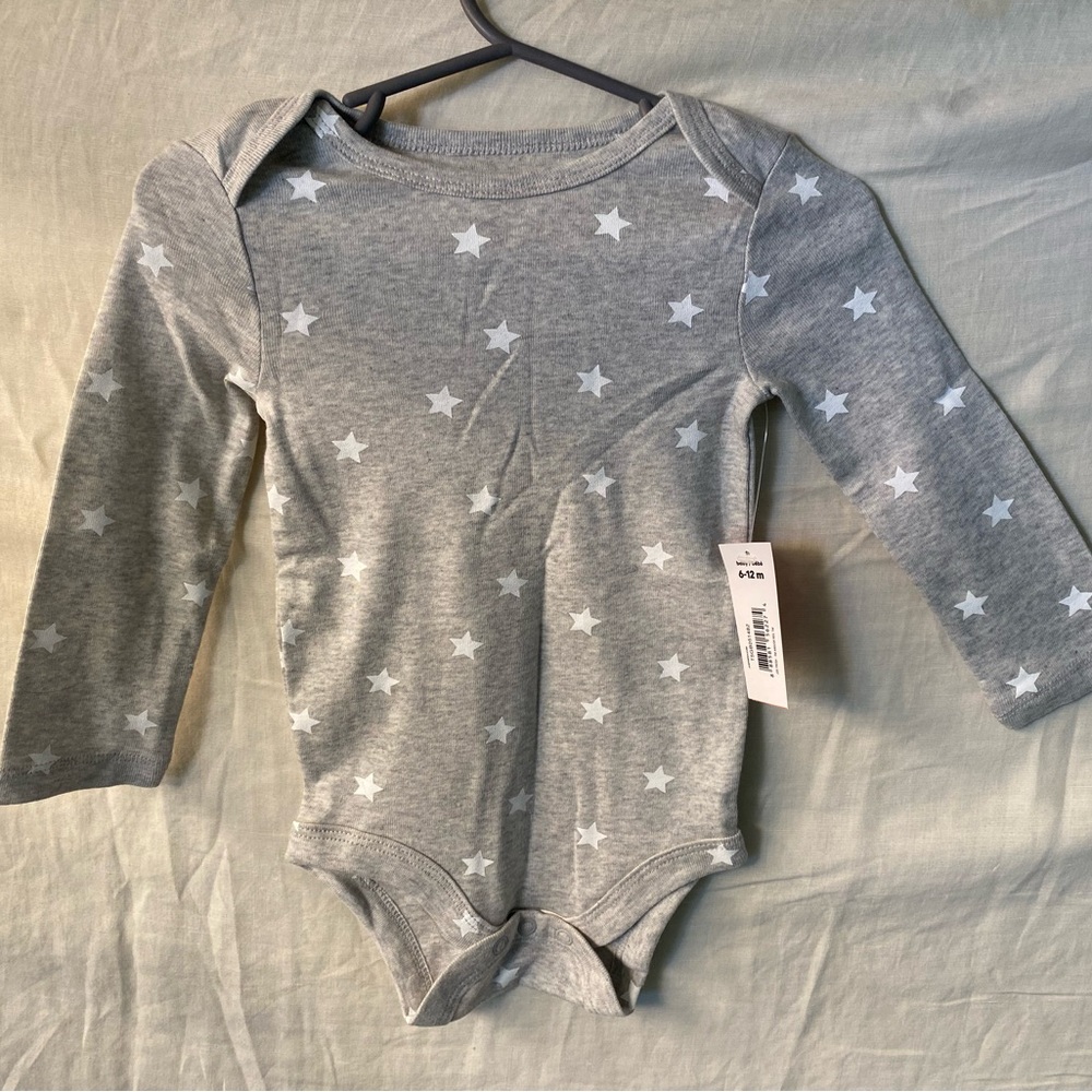 NWT Baby Long-Sleeve One-Piece Bodysuit in Light Gray with White Stars
